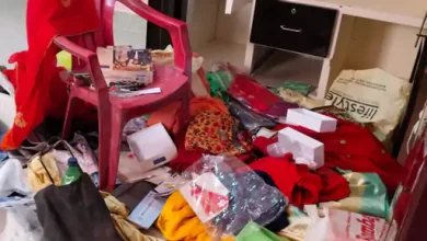 सूने घर में चोरों ने बोला धावा, लाखों के जेवर और बर्तन चोरी