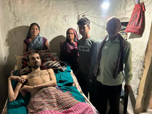 दिव्यांग ने राज्यपाल से मांगी इच्छा मृत्यु:पीड़ित बोला-सामाजिक पैसों के दुरुपयोग का झूठा आरोप लगाया, समाज से निकाला, पुलिस ने भी नहीं की कार्रवाई