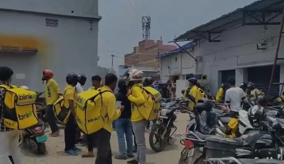 राजधानी में ब्लिंकिट के कर्मचारी हड़ताल पर, 10 मिनट में नहीं मिल पाएगा सामान