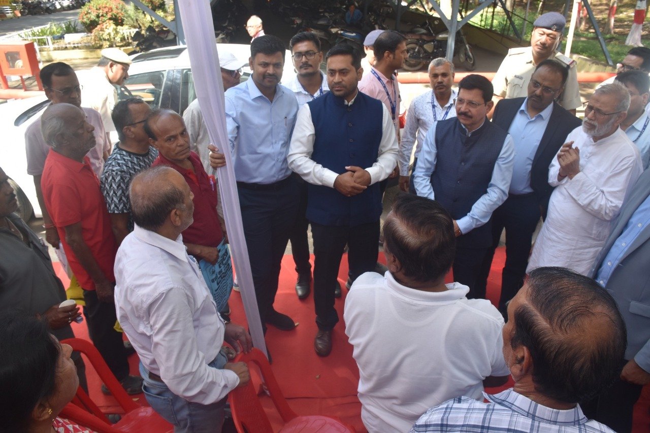 सीएमडी एसईसीएल हरीश दुहन ने एसईसीएल मुख्यालय में ‘डिजिटल जीवन प्रमाण पत्र अभियान 2025’ का किया शुभारंभ सीएमडी एसईसीएल हरीश दुहन ने एसईसीएल मुख्यालय में ‘डिजिटल जीवन प्रमाण पत्र अभियान 2025’ का किया शुभारंभ
