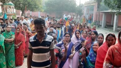 Bihar Election 2025 Phase 1: बिहार विधानसभा चुनाव के लिए पहले चरण का मतदान शुरू, बूथों पर लगी लंबी लाइन
