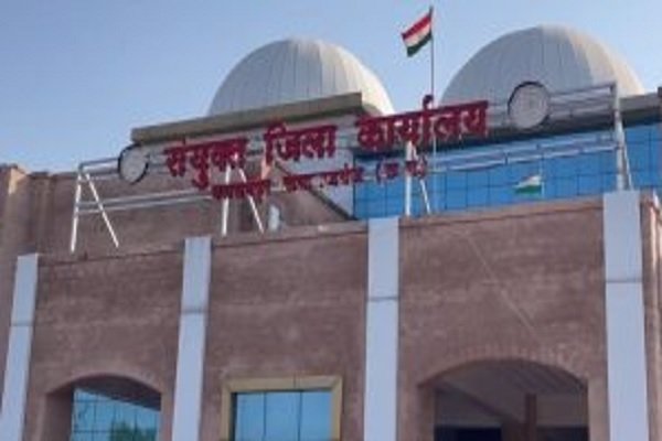 बलरामपुर में कड़ाके की ठंड के बीच बदली गई स्कूलों की समय-सारणी, कलेक्टर ने जारी किया आदेश