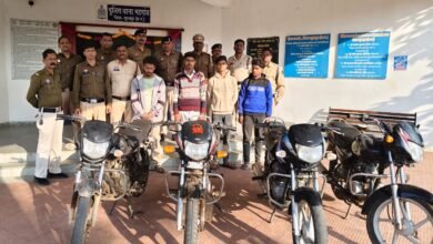 सूरजपुर पुलिस की बड़ी कार्रवाई: शातिर बाइक चोर गिरोह सहित खरीददार गिरफ्तार, 2.50 लाख के 4 मोटरसाइकिल बरामद