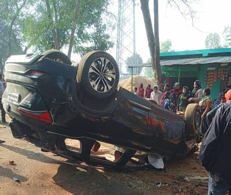 GPM: तेज रफ्तार कार ने बस का इंतजार कर रहें लोगों को रौंदा, हादसे में अधेड़ की मौके पर मौत; महिला व बच्ची गंभीर घायल GPM: तेज रफ्तार कार ने बस का इंतजार कर रहें लोगों को रौंदा, हादसे में अधेड़ की मौके पर मौत; महिला व बच्ची गंभीर घायल