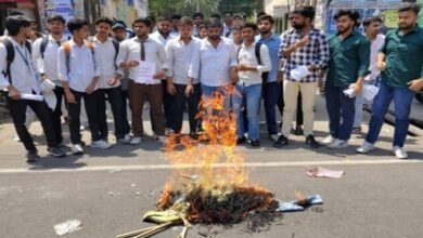 उज्ज्वल राणा की मौत का मामला गरमाया, डीएवी कॉलेज बंद, गेट पर छात्रों का हंगामा
