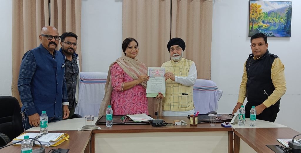 शहीद वीर नारायण सिंह अंतरराष्ट्रीय क्रिकेट स्टेडियम, नया रायपुर के उन्नयन और संचालन के लिए एमओयू पर हस्ताक्षर
