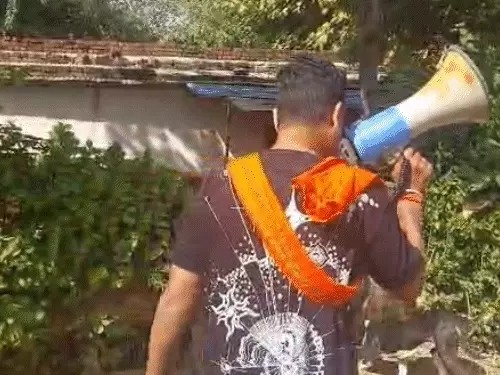बिलासपुर में धर्मांतरण को लेकर बवाल..:लाउडस्पीकर लेकर पहुंचे कार्यकर्ता, बोले- प्रार्थना सभा के नाम पर भोले-भाले हिंदूओं का कर रहे ब्रेनवॉश