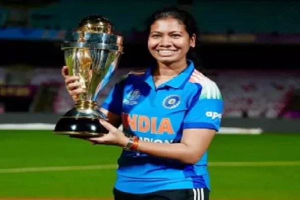 छत्तीसगढ़ की बेटी ने बढ़ाया भारत का मान, वर्ल्ड कप जीत में आकांक्षा का बड़ा योगदान छत्तीसगढ़ की बेटी ने बढ़ाया भारत का मान, वर्ल्ड कप जीत में आकांक्षा का बड़ा योगदान