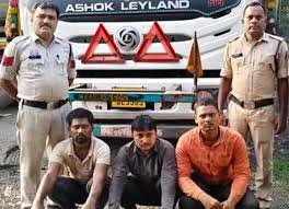 रायगढ़ में JSPL के डंप यार्ड से चोरी: 2 ट्रेलर समेत 1.20 करोड़ की संपत्ति जब्त, तीन आरोपी गिरफ्तार