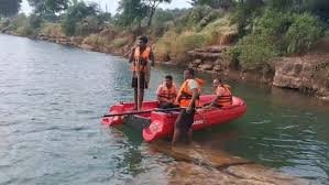 नवा रायपुर के ब्लू वाटर खदान में डूबे दो छात्रों के शव मिले, 36 घंटे चला रेस्क्यू ऑपरेशन