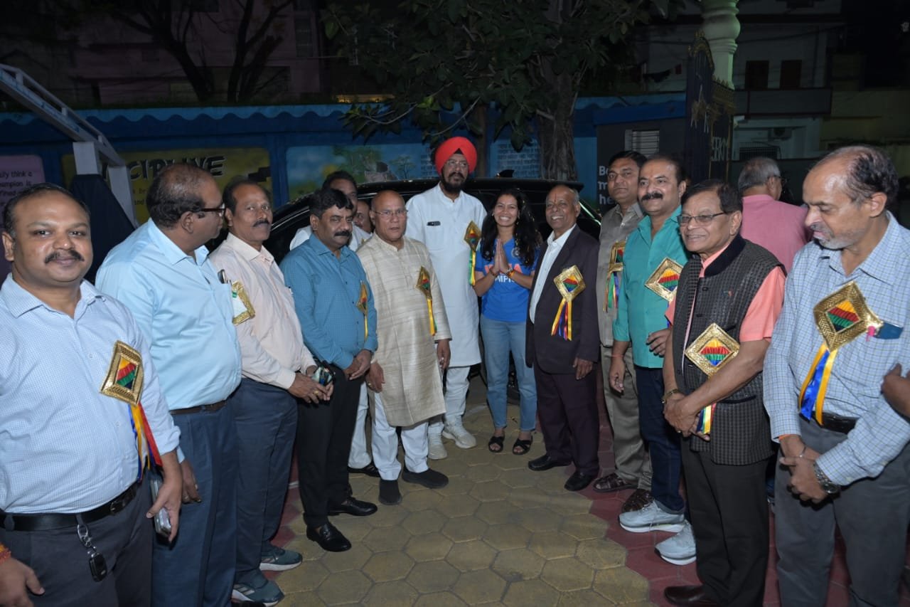 आंध्रा एसोसिएशन ने भारतीय महिला क्रिकेट टीम की फिजियोथैरेपिस्ट आकांक्षा को किया सम्मानित