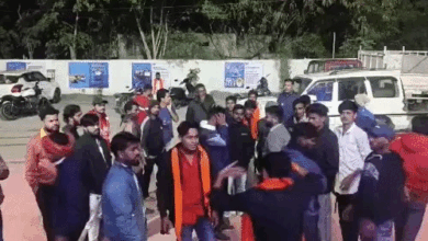 बिलासपुर में महिलाओं-बच्चों का ब्रेनवॉश करने का आरोप:मकान में चल रही प्रार्थना-सभा में हिंदूवादी संगठनों का हंगामा; 3 गिरफ्तार