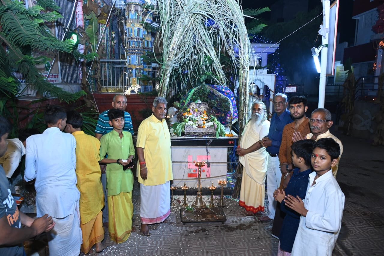 श्री जैतूसाव मठ में किया गया तुलसी शालिग्राम का विवाह, भगवान का किया गया विशेष श्रृंगार