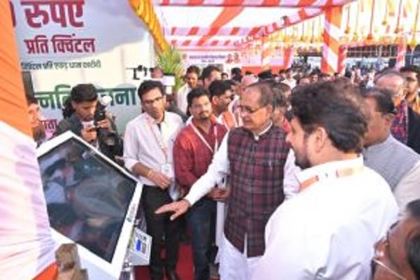 धमतरी में पूरे 5 घंटे बिताए शिवराज मामा: छत्तीसगढ़वासियों को केंद्रीय मंत्री ने दी कई बड़ी सौगातें, जानें क्या रहा खास…