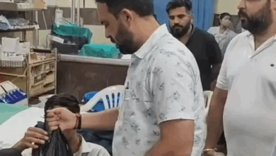 ट्रेन हादसे के बाद मदद को आगे आए डॉक्टर-सामाजिक संगठन:अग्रवाल-सिंधी समाज ने बांटे भोजन पैकेट, पानी और मेडिकल किट