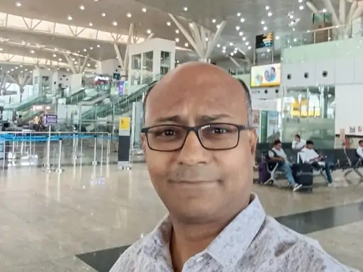 इंजीनियर बेटे की तलाश में भटके परिजन, पुलिस ने लावारिस समझकर दफनाया शव
