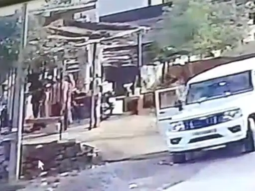 आबकारी विभाग की टीम पर अवैध वसूली का आरोप:13 साल की लड़की से मारपीट,जंगल में छोड़कर भागे, पीड़ित परिवार ने थाने में की शिकायत