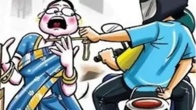 भिलाई-दुर्ग में एक ही दिन 2 चेन स्नेचिंग:फूल-तोड़ रही महिला का चेन छिना; दुर्ग में रास्ता पूछने के बहाने गले से चेन खींचे आरोपी