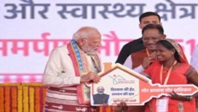प्रधानमंत्री मोदी ने सोनिया को दी पीएम आवास की चाबी, ‘जनमन योजना’ से सपना हुआ साकार