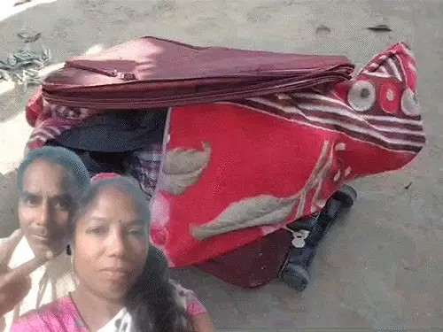 सिलबट्टे से पति का सिर कुचला…सूटकेस में छिपाई लाश:खून के धब्बे मिटाए,घर बंदकर भागी, महाराष्ट्र से पत्नी गिरफ्तार, बोली- कैरेक्टर पर शक करता था