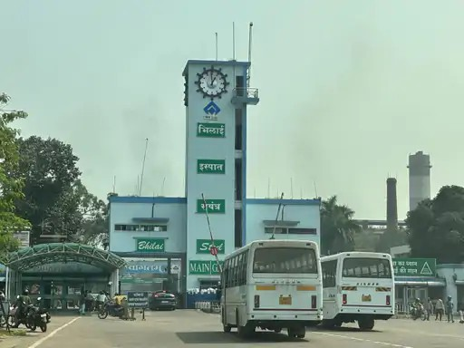 भिलाई स्टील प्लांट में मजदूर की मौत, प्रबंधन पर FIR:पाइप शिफ्टिंग के दौरान आग में झुलसा; सुरक्षा के नहीं थे इंतजाम