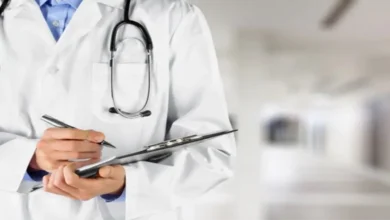 बिना जानकारी प्राइवेट अस्पतालों में सेवा देने वाले सरकारी डॉक्टरों पर गिरेगी गाज, पकड़े जाने पर होगी कार्रवाई