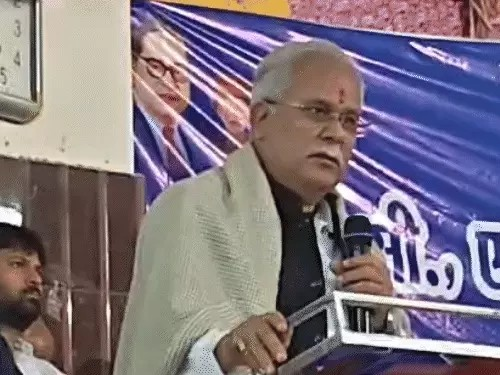 भूपेश बोले-मुगल शासन में भी हिंदू खतरे में नहीं था:BJP-RSS ने डर दिखाकर 3 बार जीता चुनाव, कथावाचक प्रदीप मिश्रा-धीरेंद्र शास्त्री फैला रहे अंधविश्वास भूपेश बोले-मुगल शासन में भी हिंदू खतरे में नहीं था:BJP-RSS ने डर दिखाकर 3 बार जीता चुनाव, कथावाचक प्रदीप मिश्रा-धीरेंद्र शास्त्री फैला रहे अंधविश्वास
