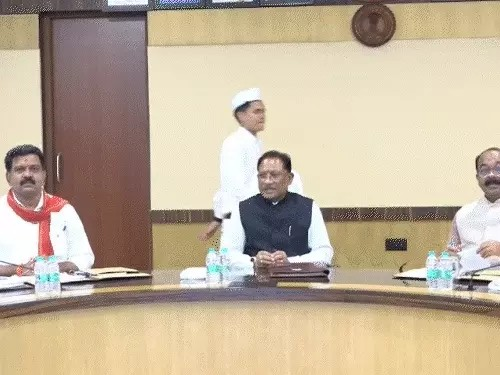सरेंडर नक्सलियों का केस वापस लेगी छत्तीसगढ़ सरकार:जिला स्तर पर बनेगी कमेटी, 14 कानूनों में संशोधन का प्रस्ताव, 2025–26 सप्लीमेंट्री एस्टीमेट होगा पेश