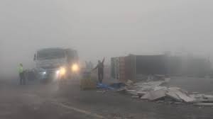 आगरा-लखनऊ एक्सप्रेस-वे पर छह वाहन आपस में टकराए,3 घायल, एक घंटे प्रभावित रहा आवागमन आगरा-लखनऊ एक्सप्रेस-वे पर छह वाहन आपस में टकराए,3 घायल, एक घंटे प्रभावित रहा आवागमन