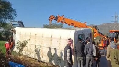 अजमेर में भीषण सड़क हादसा: किशनपुरा में यात्रियों से भरी बस पलटी, 30 से ज्यादा घायल; मची चीख-पुकार