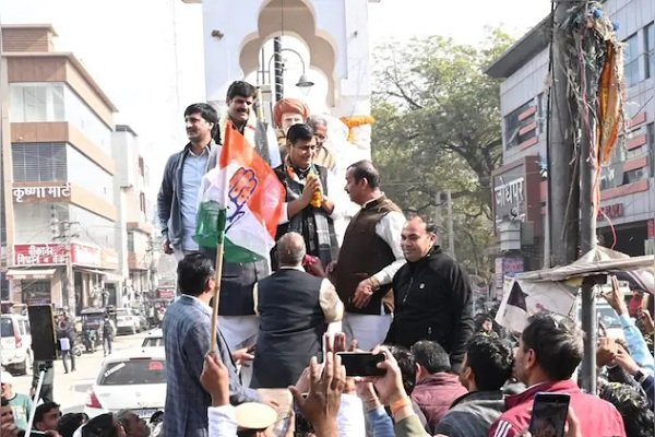 चौमूं में बवाल के बाद डोटासरा के निशाने पर पुलिस, PCC चीफ बोले- थानाधिकारी चुनाव लड़ने की फिराक में चौमूं में बवाल के बाद डोटासरा के निशाने पर पुलिस, PCC चीफ बोले- थानाधिकारी चुनाव लड़ने की फिराक में