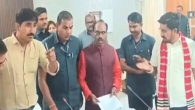 ‘लड़ना है तो बाहर आ जा…’, BAP विधायक ने BJP सांसद को धमकाया, राजकुमार रोत के सामने जमकर हुई तू-तू, मैं-मैं