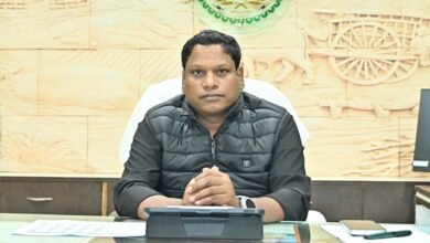 पदभार लेते ही मैदान में उतरे IAS ठाकुर, योजनाओं की प्रगति पर कसा शिकंजा