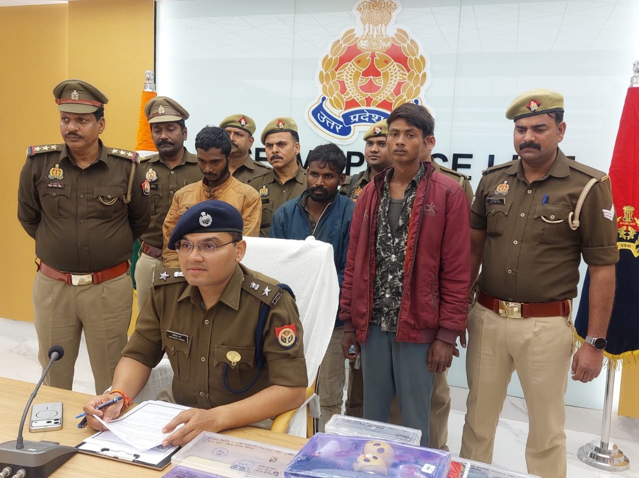 बुर्का पहनकर हाईवे पर लूट! सोनभद्र में महिला वेशधारी झपट्टामार गिरोह का पर्दाफाश