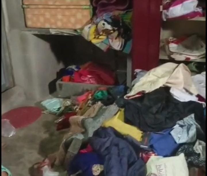 कोरबा में सूना घर बना चोरों का निशाना, खिड़की तोड़ उड़ाए ढाई लाख के नकद और जेवरात कोरबा में सूना घर बना चोरों का निशाना, खिड़की तोड़ उड़ाए ढाई लाख के नकद और जेवरात