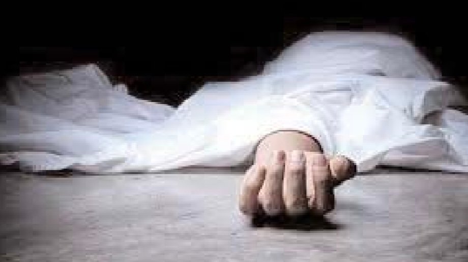 दो दिन से लापता पुलिस आरक्षक का फांसी के फंदे पर लटका मिला शव, विभाग में हड़कंप – Vayam Bharat