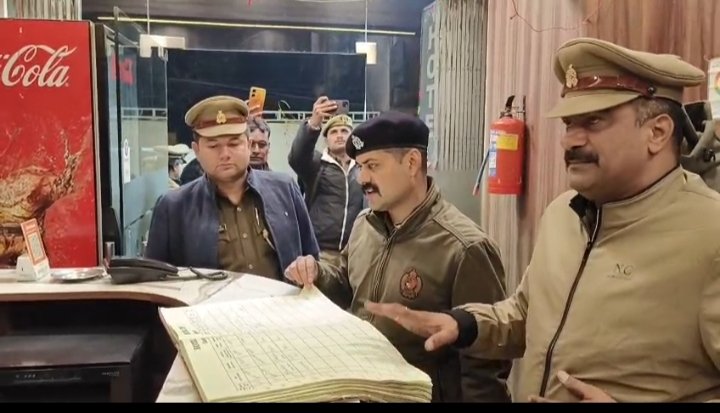 नववर्ष से पहले रायबरेली में हाई अलर्ट: रेलवे स्टेशन के होटलों, मुख्य चौराहों तक पुलिस की कड़ी चेकिंग