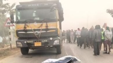 धमतरी में दर्दनाक हादसा: मॉर्निंग वॉक पर निकले सेवानिवृत्त शिक्षक की हाइवा की चपेट में आने से मौत