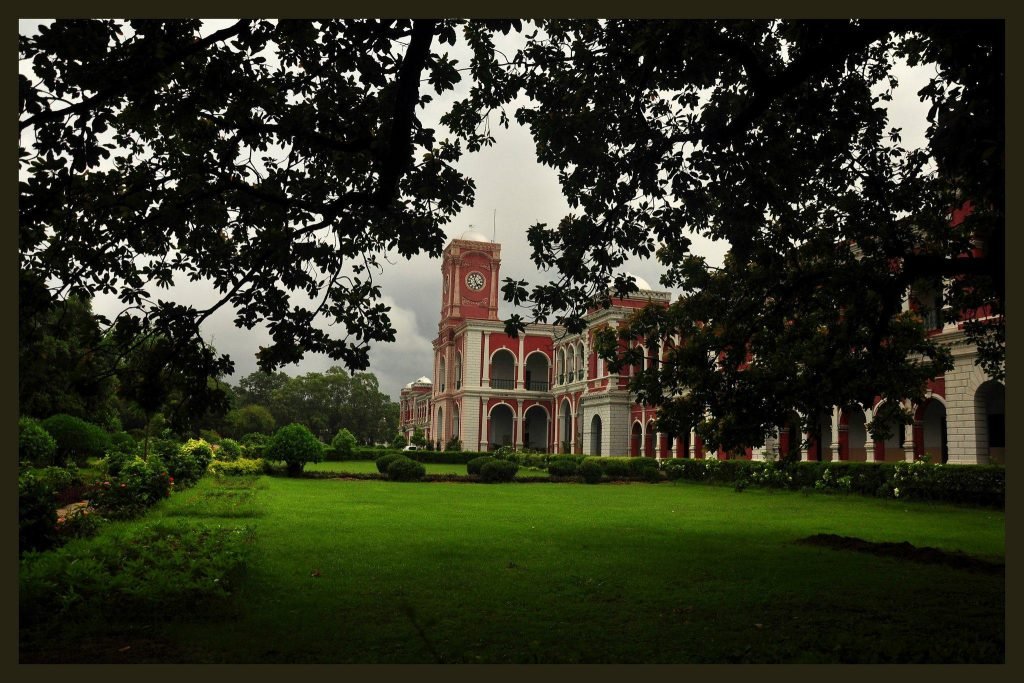 राजकुमार कालेज 12 साल से नहीं पटा रहा था टैक्स… नगर निगम ने वसूला 1 करोड़ 65 लाख रुपए राजकुमार कालेज 12 साल से नहीं पटा रहा था टैक्स… नगर निगम ने वसूला 1 करोड़ 65 लाख रुपए