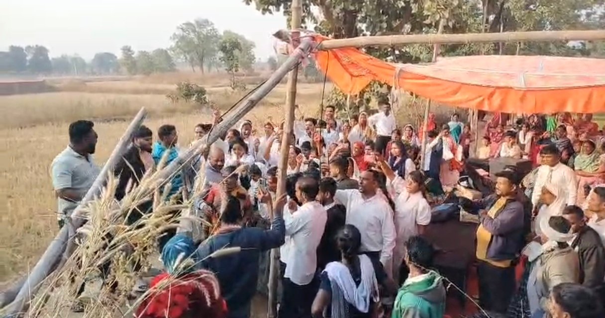 कोरबा में चंगाई सभा पर बवाल: हिंदू संगठन और ईसाई आमने-सामने, थाना बना रणक्षेत्र कोरबा में चंगाई सभा पर बवाल: हिंदू संगठन और ईसाई आमने-सामने, थाना बना रणक्षेत्र