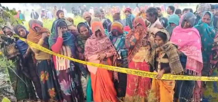 फतेहपुर: ससुराल गए युवक का शव रोड किनारे मिला, हत्या का आरोप, सैकड़ों ग्रामीणों संग थाने का घेराव फतेहपुर: ससुराल गए युवक का शव रोड किनारे मिला, हत्या का आरोप, सैकड़ों ग्रामीणों संग थाने का घेराव