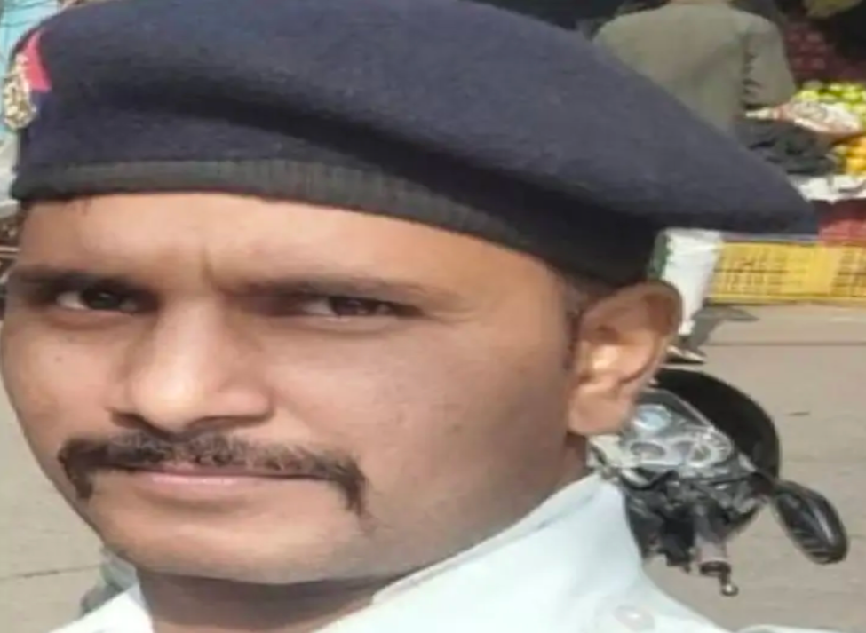 ठंड से बचने की कोशिश बन गई मौत की वजह, अंगीठी जलाकर सो रहे ट्रैफिक सिपाही की मौत