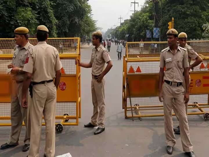 सूरजपुर में नववर्ष पर पुलिस हाई अलर्ट: ड्रंक ड्राइव और हुड़दंग पर सख्ती, 22 चेकिंग प्वाइंट बनाए गए; 500 जवान तैनात
