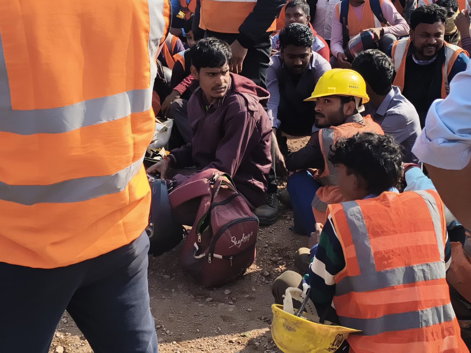 छत्तीसगढ़ में श्रमिकों की हड़ताल और विरोध से निवेशकों का डगमगाने लगा भरोसा, निजी विद्युत संयंत्र और सीमेंट संयंत्र पर असर