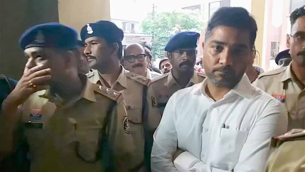 शराब घोटाला मामले में चैतन्य बघेल को राहत नहीं, सुप्रीम कोर्ट ने जनवरी तक टाली सुनवाई शराब घोटाला मामले में चैतन्य बघेल को राहत नहीं, सुप्रीम कोर्ट ने जनवरी तक टाली सुनवाई