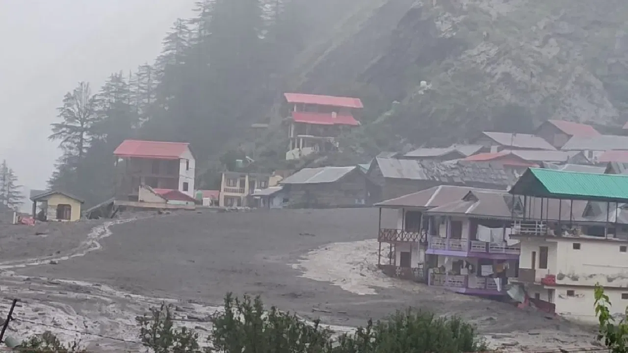 पलायन को मजबूर लोग… उत्तरकाशी में जहां आई थी प्रलय, अभी वहां कैसे हैं हालात?