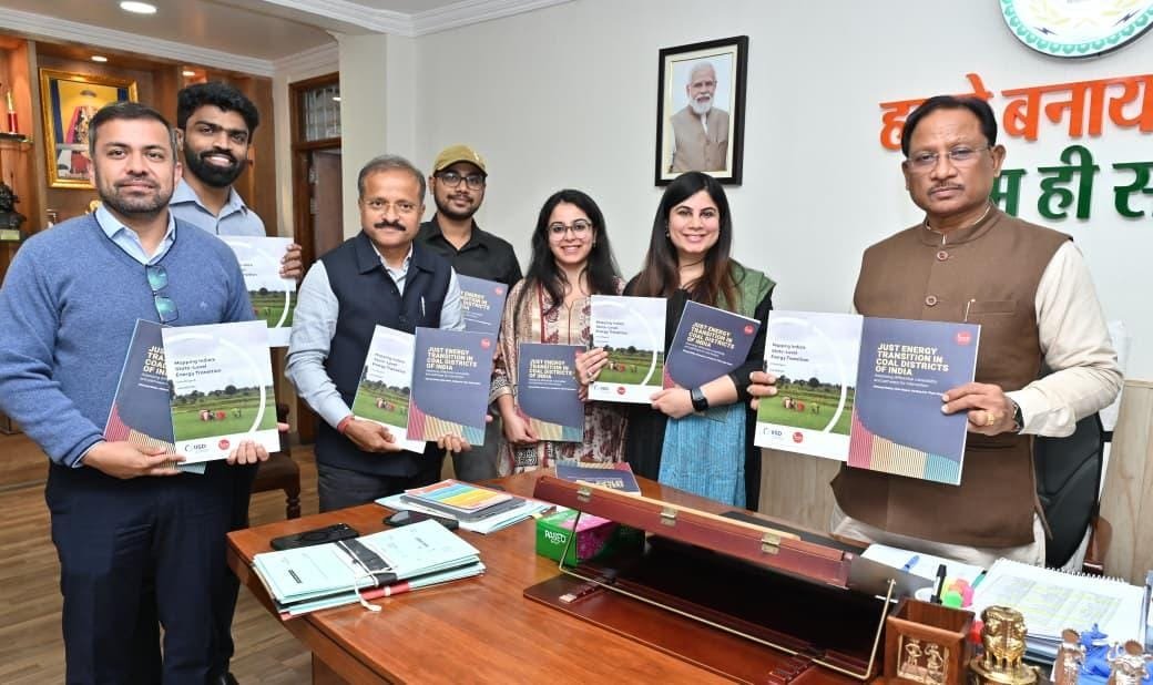 सीएम साय ने आईआईएसडी–स्वनिति इनिशिएटिव की ‘मैपिंग इंडियाज स्टेट लेवल एनर्जी ट्रांज़िशन: छत्तीसगढ़’ रिपोर्ट का किया विमोचन सीएम साय ने आईआईएसडी–स्वनिति इनिशिएटिव की ‘मैपिंग इंडियाज स्टेट लेवल एनर्जी ट्रांज़िशन: छत्तीसगढ़’ रिपोर्ट का किया विमोचन