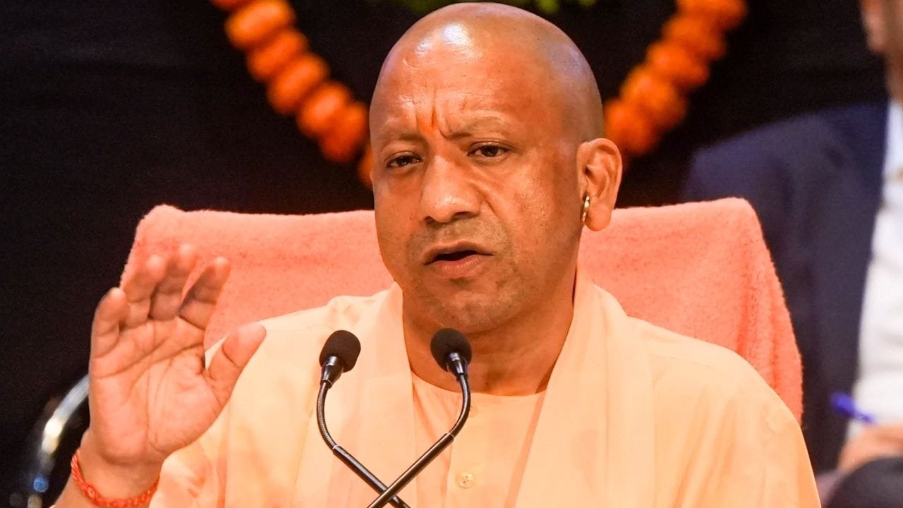 भीषण शीतलहर का कहर: UP में 12वीं तक के स्कूल 1 जनवरी तक बंद, CM योगी बोले- लापरवाही बर्दाश्त नहीं भीषण शीतलहर का कहर: UP में 12वीं तक के स्कूल 1 जनवरी तक बंद, CM योगी बोले- लापरवाही बर्दाश्त नहीं