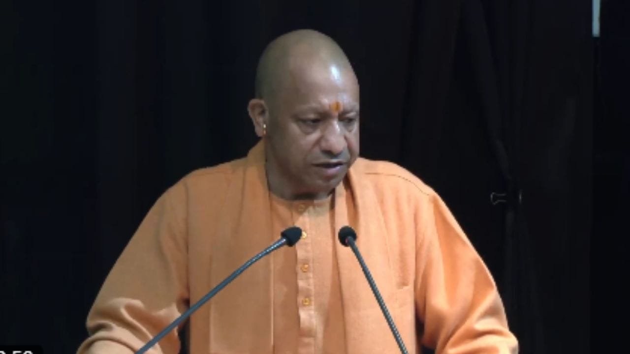 यूपी में AI के इस्तेमाल से पुलिस पकड़ेगी धर्मांतरण रैकेट! सोशल मीडिया पर रहेगा सख्त पहरा यूपी में AI के इस्तेमाल से पुलिस पकड़ेगी धर्मांतरण रैकेट! सोशल मीडिया पर रहेगा सख्त पहरा
