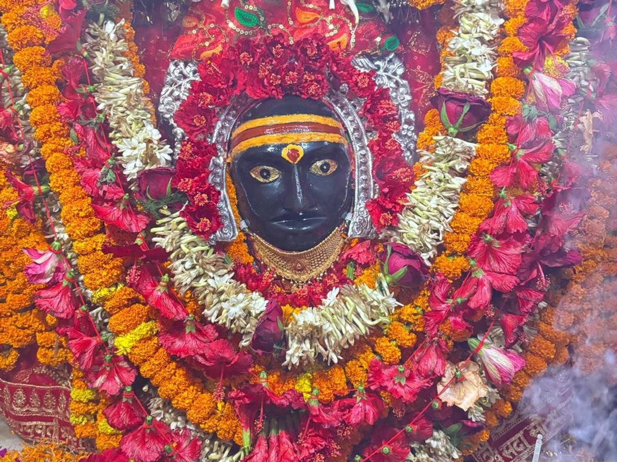 बिहार: थावे दुर्गा मंदिर चोरी केस में बड़ा खुलासा, 24 घंटे की खुदाई के बाद मिलीं राम-सीता की बेशकीमती मूर्तियां